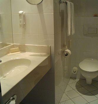 Ramada By Wyndham Hannover Messe Hotel Laatzen