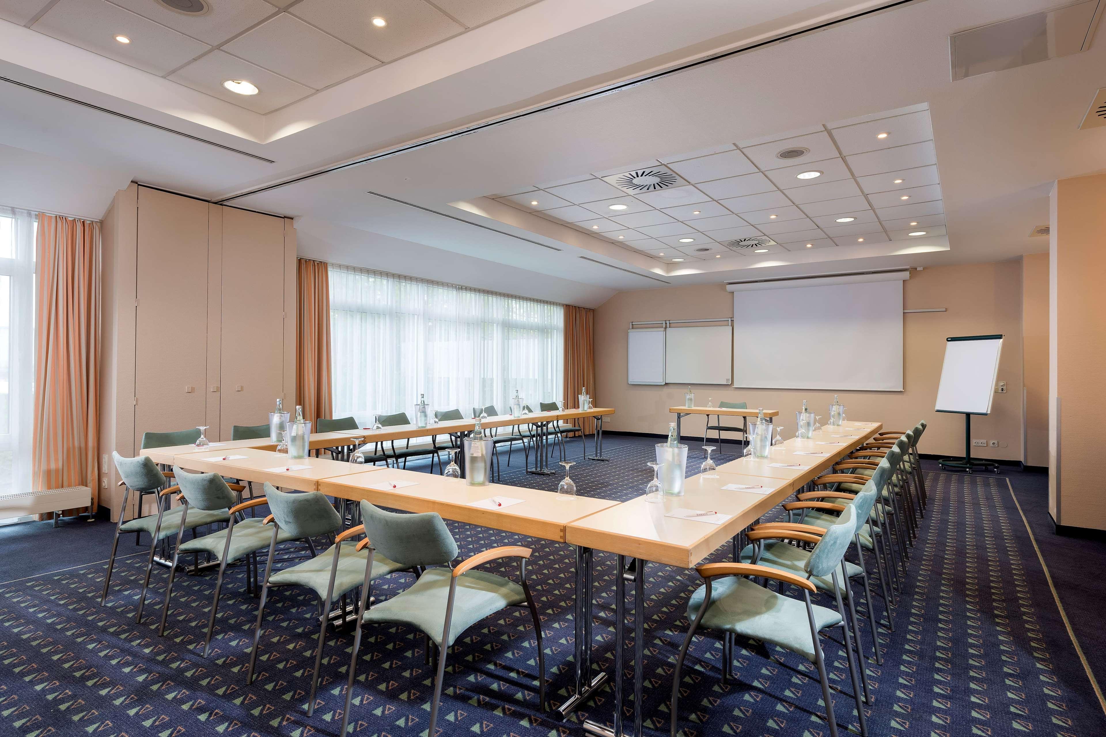 Ramada By Wyndham Hannover Messe 3* Laatzen