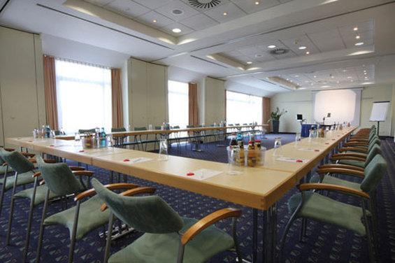 Ramada By Wyndham Hannover Messe Hotel Laatzen