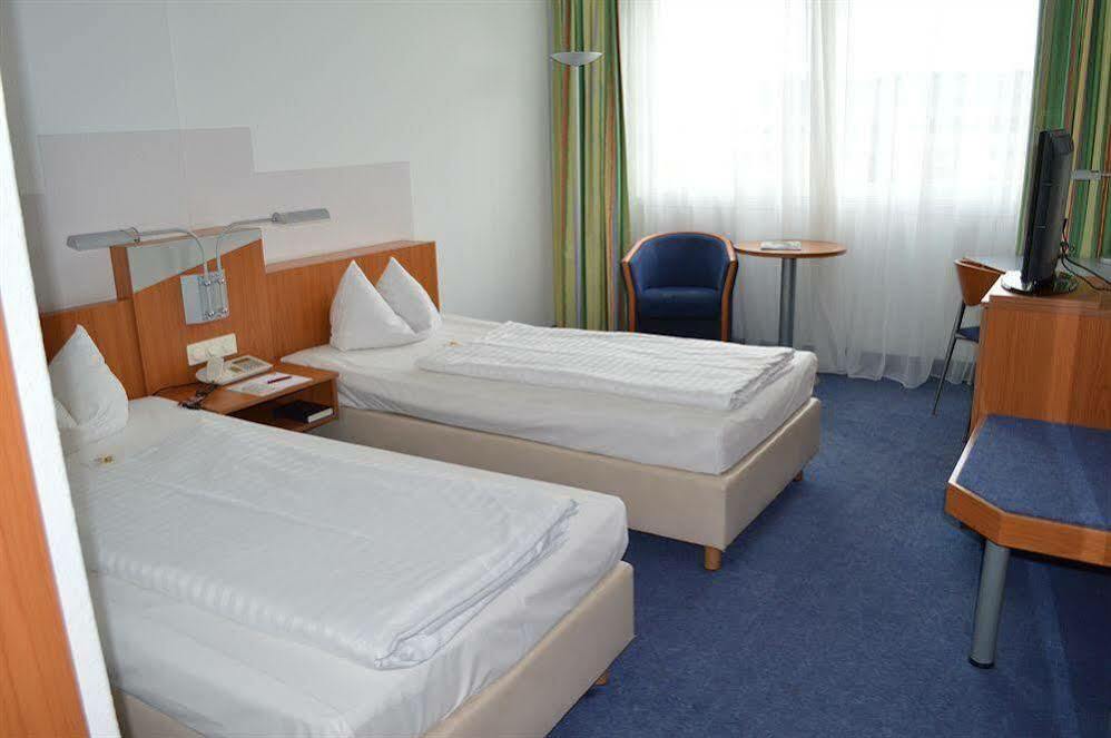 Ramada By Wyndham Hannover Messe Hotel Laatzen